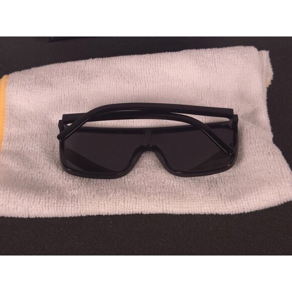 Saint Laurent Unisex Mask Style Sunglasses With Mirror Finish & Leather Case - Picture 10 of 15